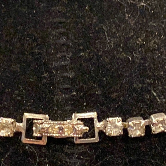 Beautiful Vintage Silver Tone Rhinestone Necklace - Picture 5 of 7